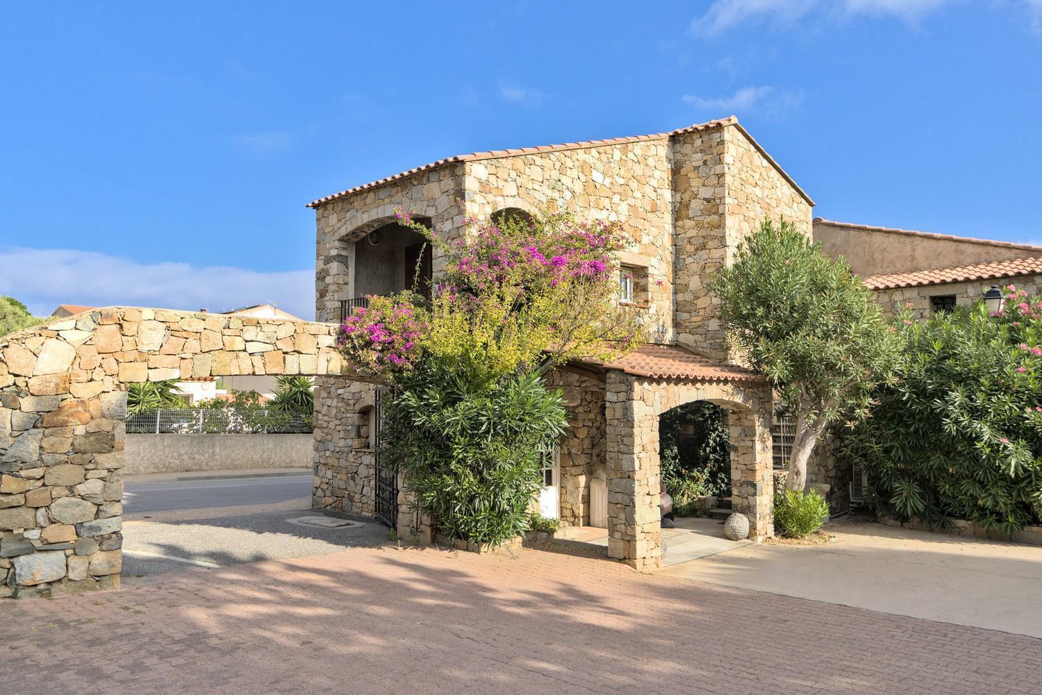 Hotel Casa Rossa & Spa LʼÎle-Rousse エクステリア 写真